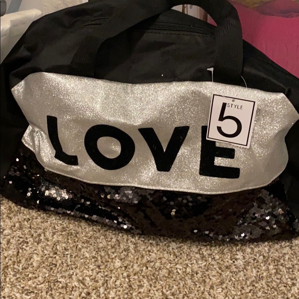 Style 5 sequined tote bag stuffed with free gift items Nwt